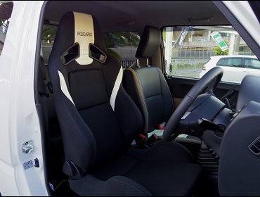RECARO�i���J���V�[�g�j�@SUZUKI�@�W���j�[�@5MT�ԁ@�Ƀ��J���@SR-7 Lassic ���@����