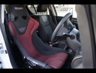 RECARO�i���J���V�[�g�j�@SUZUKI�@�X�C�t�g�@ZC32S�Ƀ��J���@TS-G GK BK/RED�iFIA�F�؃X�e�b�J�[�t���j�@����