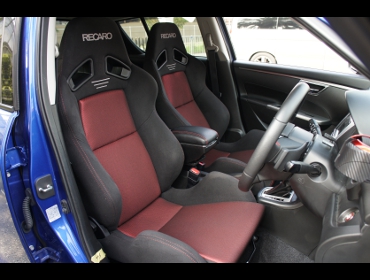 RECARO�i���J���V�[�g�j�@SUZUKI�@�X�C�t�g�X�|�[�c�@ZC32S�Ƀ��J���@SR-7�@GK100�@BK/RED�@����