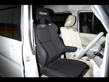 SUZUKI�@�G�u���B���S���@DA17W�@�Ɂ@RECARO�i���J���j�@SR-7F�@GK100�@�V�[�g�q�[�^�[�t���@BK/BK�@A/R�@����