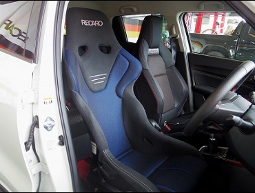 SUZUKI�@�X�C�t�g�X�|�[�c�@ZC33S�@2017�N�@�Ɂ@RECARO�i���J���j�@RS-G�@GK�@BK/�u���[�@����