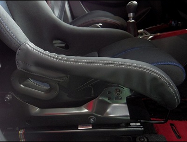 SUZUKI�@�X�C�t�g�X�|�[�c�@ZC33S�@2017�N�@�Ɂ@RECARO�i���J���j�@RS-G�@GK�@BK/�u���[�@����