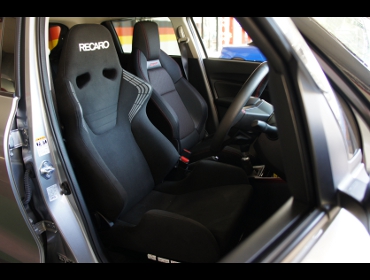 SUZUKI�@�X�C�t�g�X�|�[�c�@ZC33S�i2017�N12���j�@�Ɂ@RECARO�i���J���j�@SR-6�@KK100S�@BK�@����