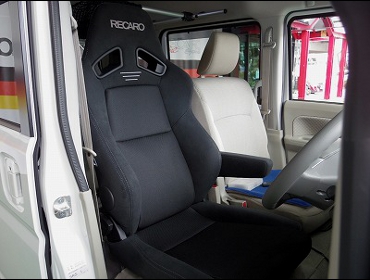 RECARO�i���J���V�[�g�j�@SUZUKI�@�G�u���B���S���@DA17W�i2018�N8���j�@�Ɂ@RECARO�i���J���j�@SR-7F�@GK100�@BK/BK�@�V�[�g�q�[�^�[�t���@����
