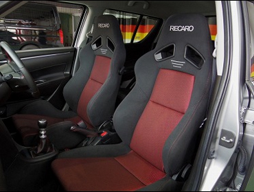 SUZUKI�@�X�C�t�g�X�|�[�c�@ZC32�i2015�N�j�@�Ɂ@RECARO�i���J���j�@SR-7�@GK100�@BK/RED�@���@SR-7F�@GK100�@BK/RED�@����