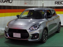 SUZUKI�@�X�C�t�g�X�|�[�c�@ZC33S�i2018�N�j�@�Ɂ@RECARO�i���J���j�@RS-G�@GK�@BK/SIL�@����
