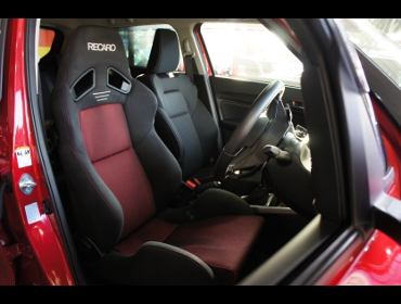 RECARO�i���J���V�[�g�j�@SUZUKI�@�X�C�t�g�@�n�C�u���b�hRS�@ZC53S�i2018�N�j�@�Ɂ@RECARO�i���J���j�@SR-7�@GK100�@BK/RED�@�V�[�g�q�[�^�[�t���@����