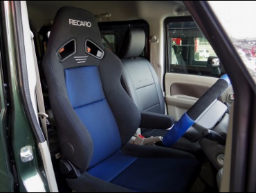 SUZUKI�@�G�u���B�@DA17V�i2019�N�j�@�Ɂ@RECARO�i���J���j�@SR-7F�@GK100�@BK/�u���[�@�A�[�����X�g�t���@����