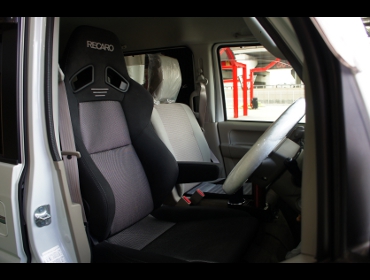 SUZUKI�@�G�u���B�@���S���@DA64W�i2014�N���j�@�Ɂ@RECARO�i���J���j�@SR-7F�@GK100�@BK/SIL�@�A�[�����X�g�t���@����