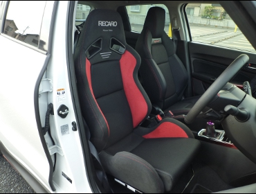 SUZUKI�@�X�C�t�g�X�|�[�c�@ZC33S�@�Ɂ@RECARO�i���J���j�@SR-7�@����A�h�o���X�G�f�B�V����2019�@RED�@����