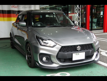 SUZUKI�@�X�C�t�g�@ZC33S�i2018�N�j�@�Ɂ@RECARO�i���J���j�@SR-7�@GK100�@BK/RED�@�~���E�@����