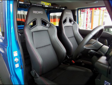 SUZUKI�@�W���j�[�V�G���@JB74�i2018�N�j�@�Ɂ@RECARO�i���J���j�@SR-7F�@Lassic�@BK�@�~���E�@����