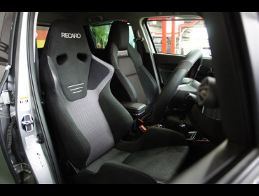 SUZUKI�@�X�C�t�g�@ZC33�@�Ɂ@RECARO�i���J���j�@SR-6�@GK100S�@BK/SIL�@����