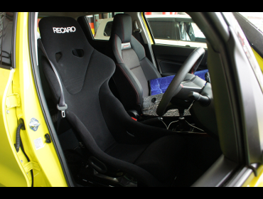 SUZUKI�@�X�C�t�g�X�|�[�c�@ZC33���i2018�N�j�@�Ɂ@RECARO�i���J���j�@RS-GE�@����