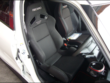 SUZUKI�@�X�C�t�g�@ZC33S�@�Ɂ@RECARO�i���J���j�@SR-7�@GK100�@BK/BK�@�V�[�g�q�[�^�[�t���@����