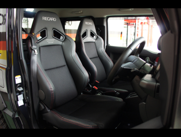 SUZUKI�@�W���j�[�@JB64W�@�Ɂ@RECARO�i���J���j�@SR-7F�@Lassic�@BK�@�A�[�����X�g�t���@���@SR-7F�@Lassic�@BK�@�V�[�g�q�[�^�[�t���@����