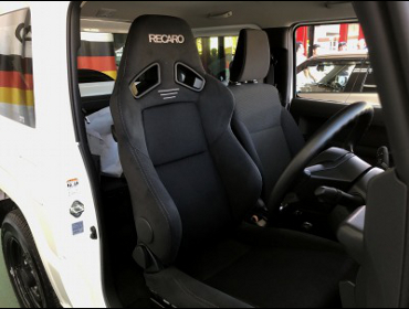 SUZUKI�@�W���j�[�@JB64�@�Ɂ@RECARO�i���J���j�@SR-7F�@GK100�@BK/BK�@�V�[�g�q�[�^�[�t���@����