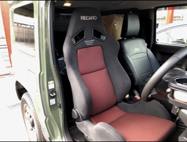 SUZUKI�@�W���j�[�@JB64�i2018�N�j�@�Ɂ@RECARO�i���J���j�@SR-7�@GK100�@BK/RED�@�V�[�g�q�[�^�[�t���@����
