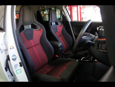 SUZUKI�@�X�C�t�g�X�|�[�c�@A/T�ԁ@ZC33S�i2018�N�j�@��RECARO�i���J���j�@�V�^�@�N���X�X�|�[�c�X�^�[�@GK210�@BK/RED�@���@�V�^�@�N���X�X�|�[�c�X�^�[�@GK100H�@BK/RED�@����