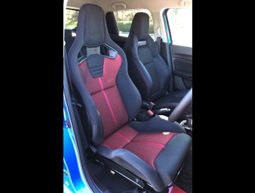 SUZUKI�@�X�C�t�g�X�|�[�c�@ZC33S�@�Ɂ@RECARO�i���J���j�@�X�|�[�c�X�^�[�@GK100H�@BK/RED�@����