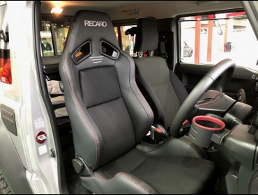 SUZUKI�@�W���j�[�V�G���@JB74�i2018�N�j�@�Ɂ@RECARO�i���J���j�@SR-7�@Lassic�@BK�@�V�[�g�q�[�^�[�t���@����