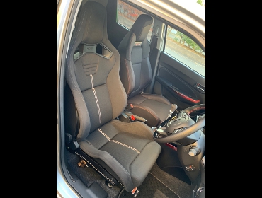 SUZUKI�@�X�C�t�g�X�|�[�c�@ZC33S�@�Ɂ@RECARO�i���J���j�@�X�|�[�c�X�^�[�@GK100H�@BK�@����