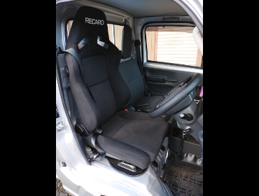 SUZUKI�@�L�����[�@DA16T�@�Ɂ@RECARO�i���J���j�@SR-7F�@KK100�@BK�@����