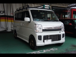 SUZUKI�@�G�u���B���S���@DA17W�i2019�N�j�@�Ɂ@RECARO�i���J���j�@SR-7�@GK100�@BK/BK�@����