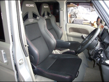 SUZUKI�@�G�u���B�@DA17�@�Ɂ@RECARO�i���J���j�@SR-7F�@���V�b�N�@BK�@����