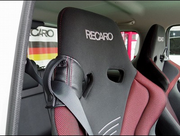 SUZUKI�@�W���j�[�@JB23W�i2015�N6���j�@�Ɂ@RECARO�i���J���j�@RS-G�@GK�@BK/RED�@�V�[�g�q�[�^�[�t���@���@SR-6�@GK100S�@BK/RED�@�V�[�g�q�[�^�[�t���@����