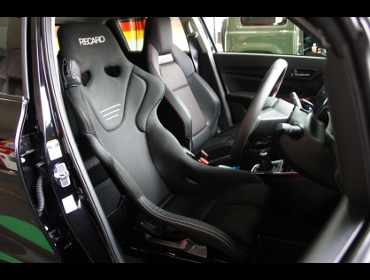 SUZUKI�@�X�C�t�g�X�|�[�c�@ZC33S�@�Ɂ@RECARO�i���J���j�@RS-G�@GK�@BK/BK�@����