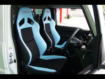 SUZUKI�@�W���j�[�@JB64�i2020�N�j�@�Ɂ@RECARO�i���J���j�@SR-7F Lassic ���F�@�~���E�@����