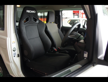 SUZUKI�@�W���j�[�@JB64�i2018�N�j�@�Ɂ@RECARO�i���J���j�@SR-7F�@KK100�@BK�@�iA/R�^�C�v�j�@����