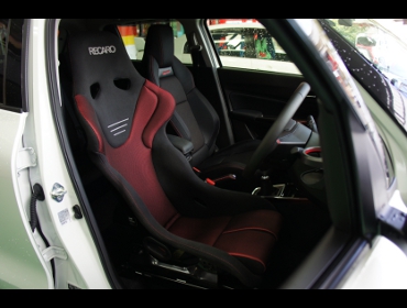SUZUKI�@�X�C�t�g�X�|�[�c�@ZC33S�i2020�N1���j�@�Ɂ@RECARO�i���J���j�@RS-G�@GK�@BK/RED�@����