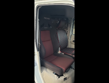 SUZUKI�@�G�u���B���S���@DA17W�i2020�N�j�@�Ɂ@RECARO�i���J���j�@SR-7F�@GU100�@BK/RED�@����