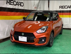 SUZUKI�@�X�C�t�g�@ZC33�i2020�N�j�@�Ɂ@RECARO�i���J���j�@RS-G�@GK�@BK/RED�@����