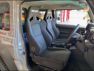 SUZUKI�@�W���j�[�V�G���@JB74W�i2021�N�j�@�Ɂ@RECARO�i���J���j�@SR-7F�@KK100�@BK�@A/R�@�V�[�g�q�[�^�[�t���@�~���E�@����