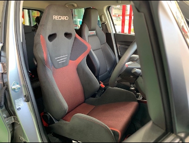 SUZUKI�@�X�C�t�g�X�|�[�c�@ZC33S�i2018�N�j�@�Ɂ@RECARO�i���J���jSR-6�@GK100S�@BK/RED�@����