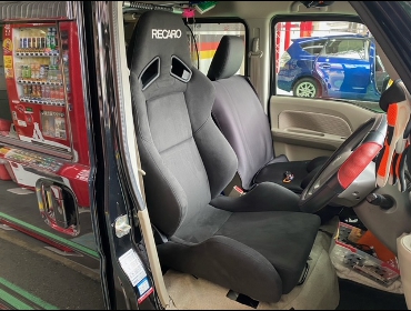 SUZUKI�@�G�u���B���S���@DA17W�i2017�N�j�@�Ɂ@RECARO�i���J���j�@SR-7�@KK100�@BK�@����