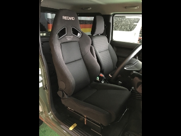 SUZUKI�@�W���j�[�@JB64�i2021�N�j�@�Ɂ@RECARO�i���J���j�@SR-7F�@GK100�@BK/BK�@�A�[�����X�g�t���@����