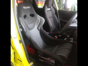 SUZUKI�@�X�C�t�g�X�|�[�c�@ZC33S�i2020�N�j�@�Ɂ@RECARO�i���J���j�@TS-G�@GK�@BK/SIL�@�V�[�g�q�[�^�[�t���@����