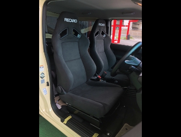 SUZUKI�@�W���j�[�@JB64W�i2021�N�j�@�Ɂ@RECARO�i���J���j�@SR-7F�@KK100�@BK�@�V�[�g�q�[�^�[�t���@����