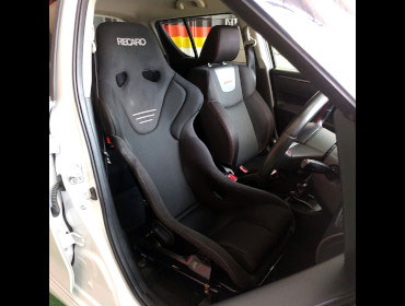SUZUKI�@�X�C�t�g�X�|�[�c�@ZC32S�i2013�N�j�@�Ɂ@RECARO�i���J���j�@RS-G�@GK�@BK/BK�@����