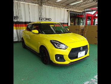 SUZUKI�@�X�C�t�g�X�|�[�c�@ZC33S�i2018�N�j�@�Ɂ@RECARO�i���J���j�@RCS�@BK�V�F��/RED���b�V���@����