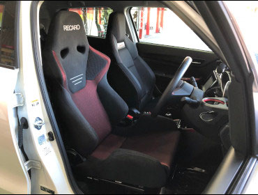SUZUKI�@�X�C�t�g�@ZC33S�@�Ɂ@RECARO�i���J���j�@SR-6�@GK100S�@BK/RED�@����