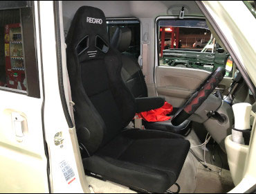 SUZUKI�@�G�u���B���S���@DA17W�i2018�N�j�@�Ɂ@RECARO�i���J���j�@SR-7F�@GU100�@BK/BK�@����