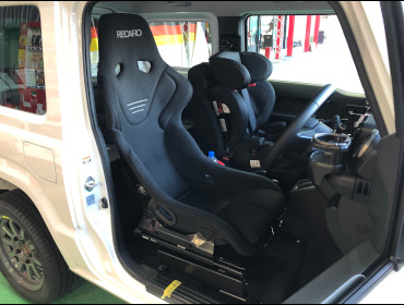 SUZUKI�@�W���j�[�@JB64W�i2021�N�j�@�Ɂ@RECARO�i���J���j�@TS-G�@GK�@BK/BK�@����