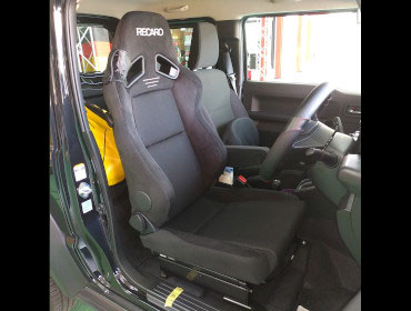 SUZUKI�@�W���j�[�@�V�G���@JB74�@�Ɂ@RECARO�i���J���j�@SR-7F�@GU100H�@BK�@����