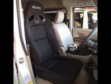 SUZUKI�@�G�u���B���S���@DA17W�i2019�N�j�@�Ɂ@RECARO�i���J���j�@SR-7F�@GK100�@BK/BK�@����
