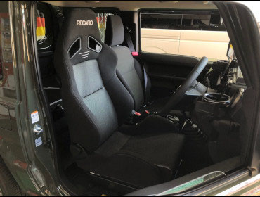 SUZUKI�@�W���j�[�@JB64�i2022�N�j�@�Ɂ@RECARO�i���J���j�@SR-7�@GK100�@BK/SIL�@�V�[�g�q�[�^�[�t���@����